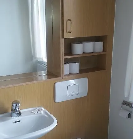 Hotel & 3*