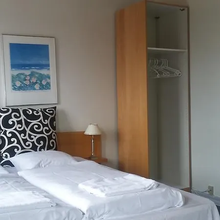 & Hotel 3*