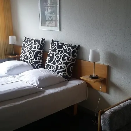 Hotel & 3*